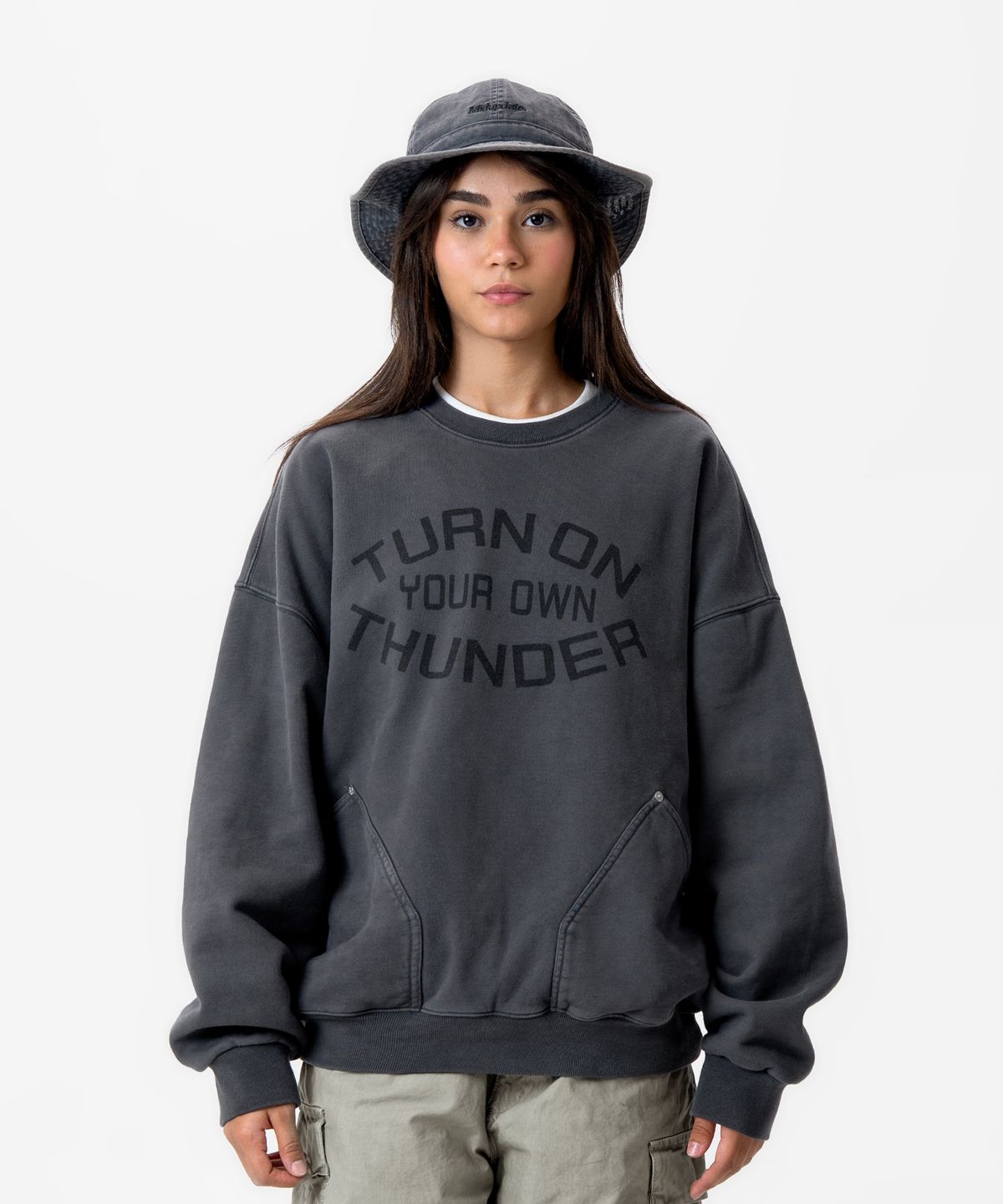 미드업데이트(MIDUPDATE) Front Pocket Sweatshirt_2color