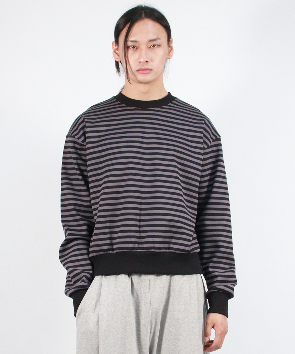 드마크(DEMARC) M STRIPE MEDIUM-FIT SWEATSHIRT - Black