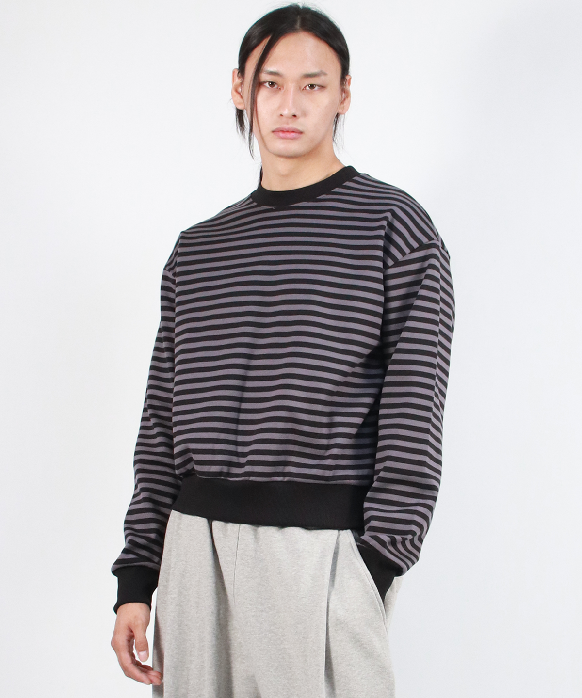 드마크(DEMARC) M STRIPE MEDIUM-FIT SWEATSHIRT - Black