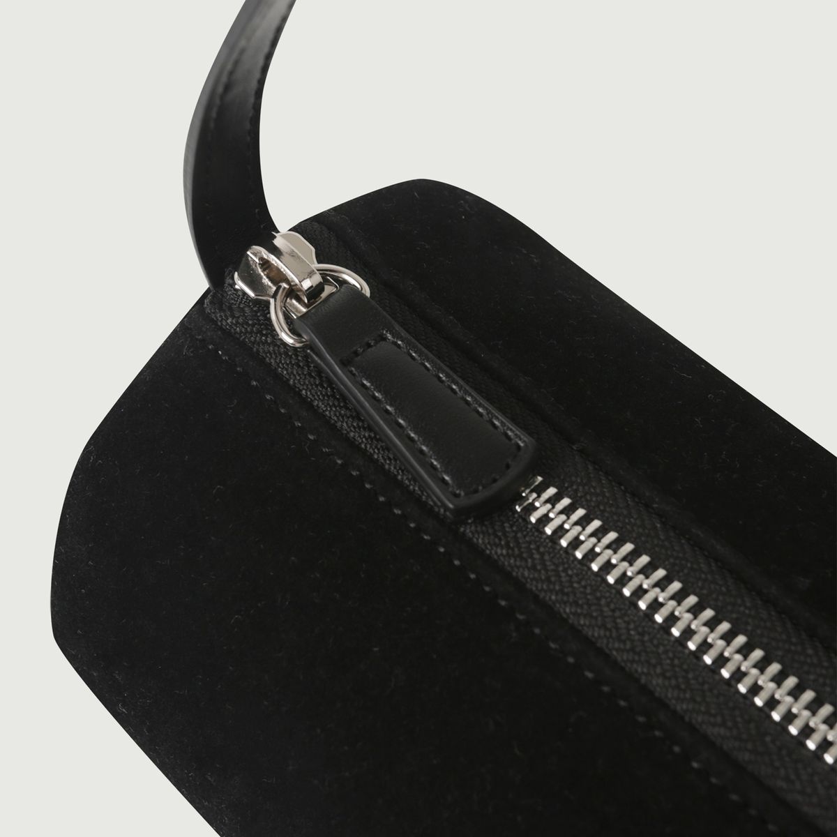 리모네(LEMONE) Tube bag Suede / Black