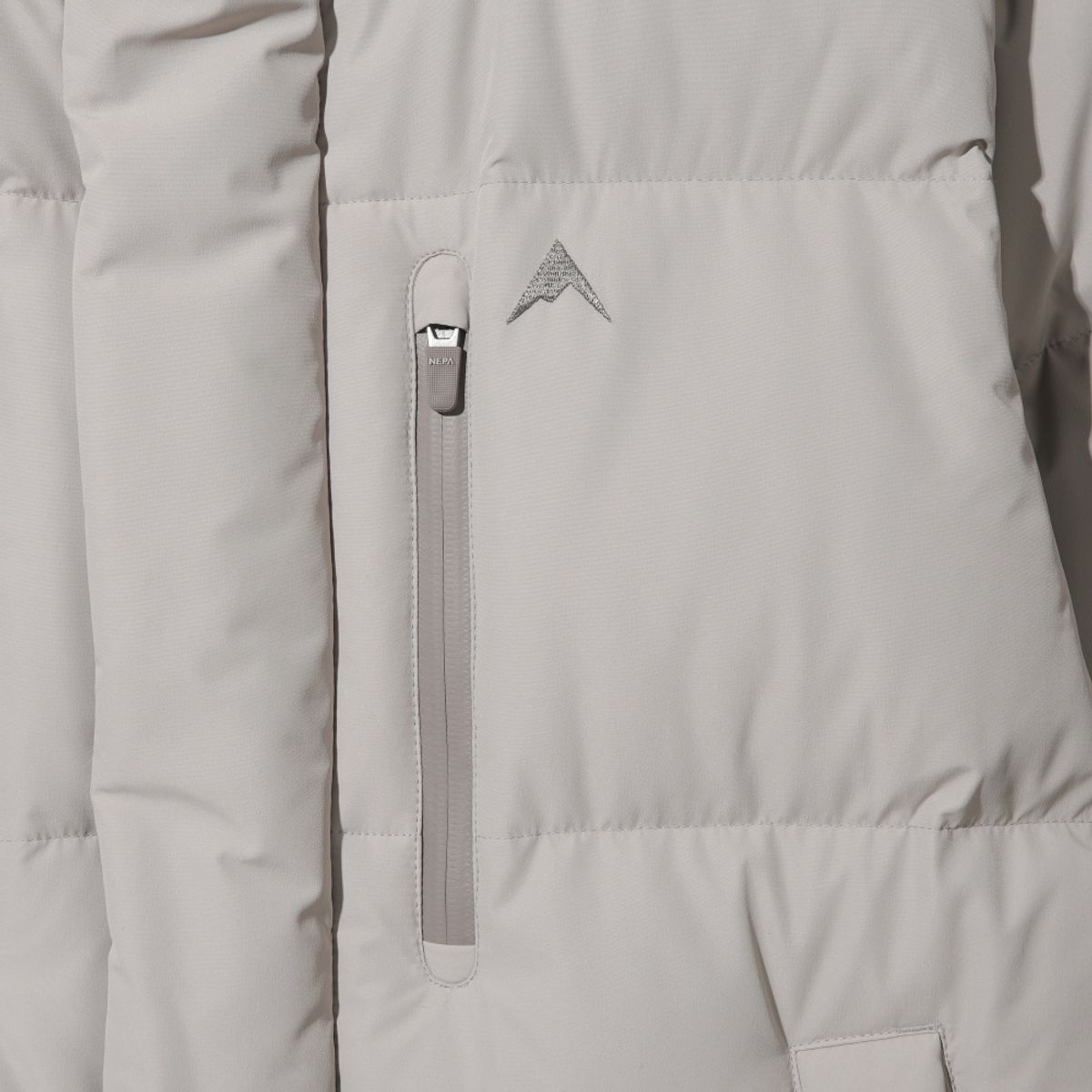 네파(NEPA) 7LF2088 공용 에센셜 헤비 다운 자켓_GREYISH BEIGE