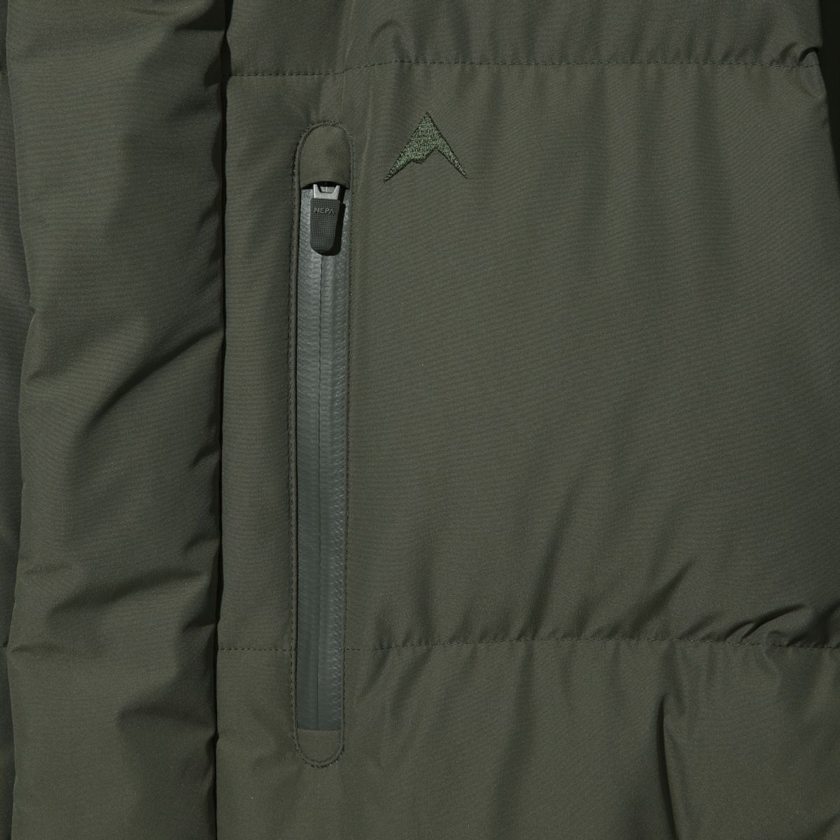 네파(NEPA) 7LF2088 공용 에센셜 헤비 다운 자켓_DEEP KHAKI