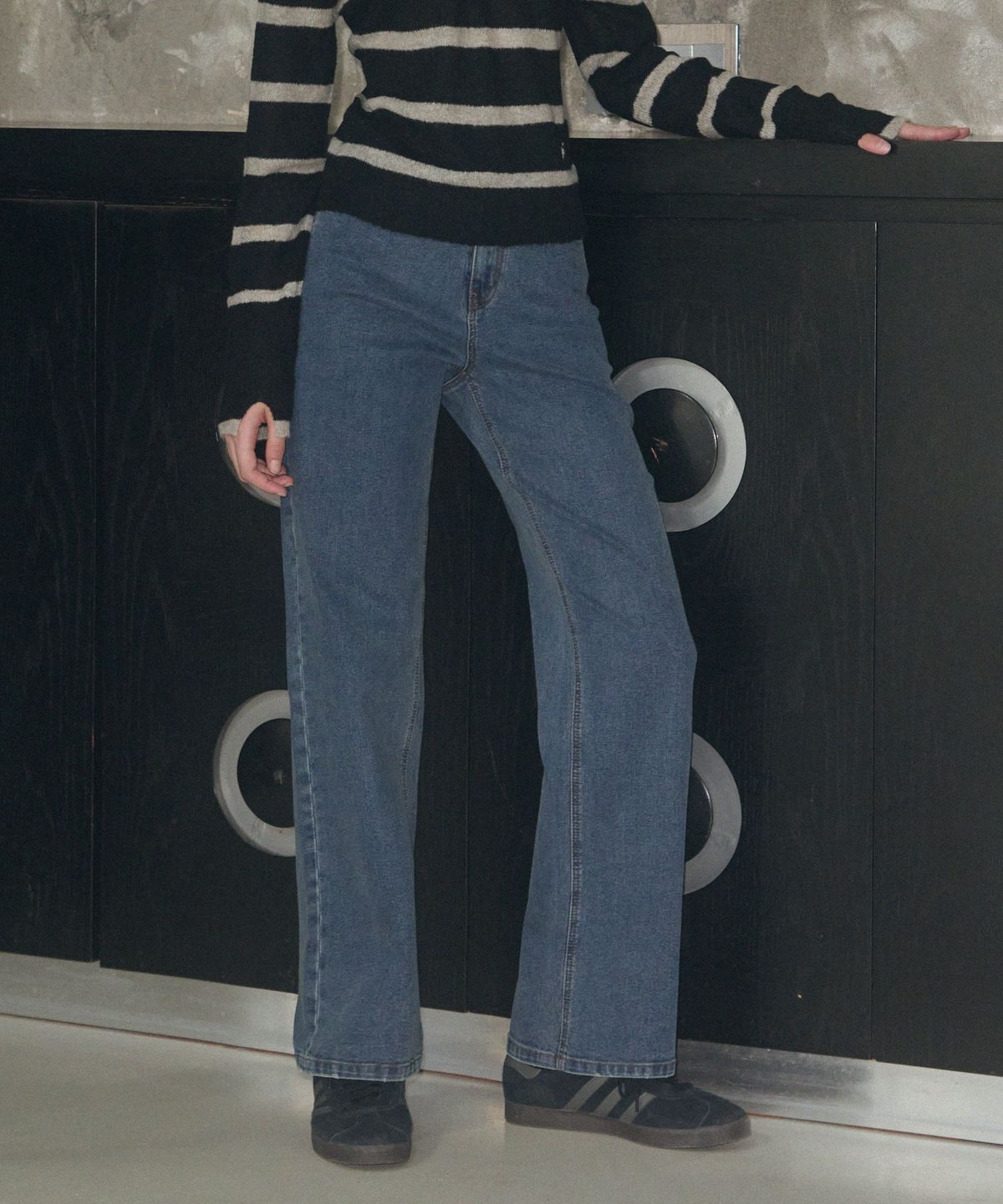 레더리(LEATHERY) 포켓 스티치 스트레이트 데님 팬츠 [BLUE]