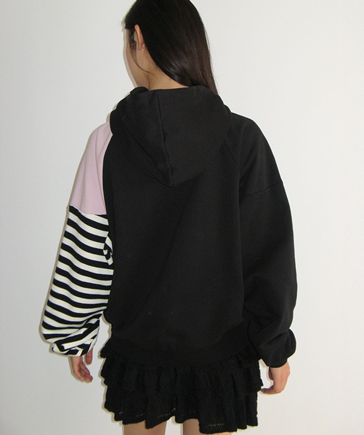 론론(RONRON) STRIPE COLOR BLOCK HOODIE BLACK