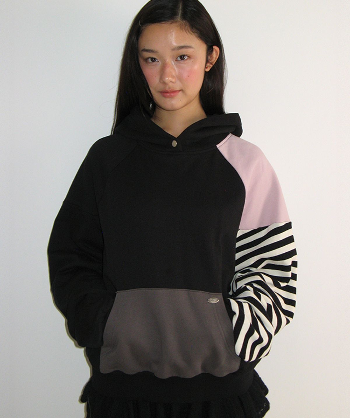 론론(RONRON) STRIPE COLOR BLOCK HOODIE BLACK