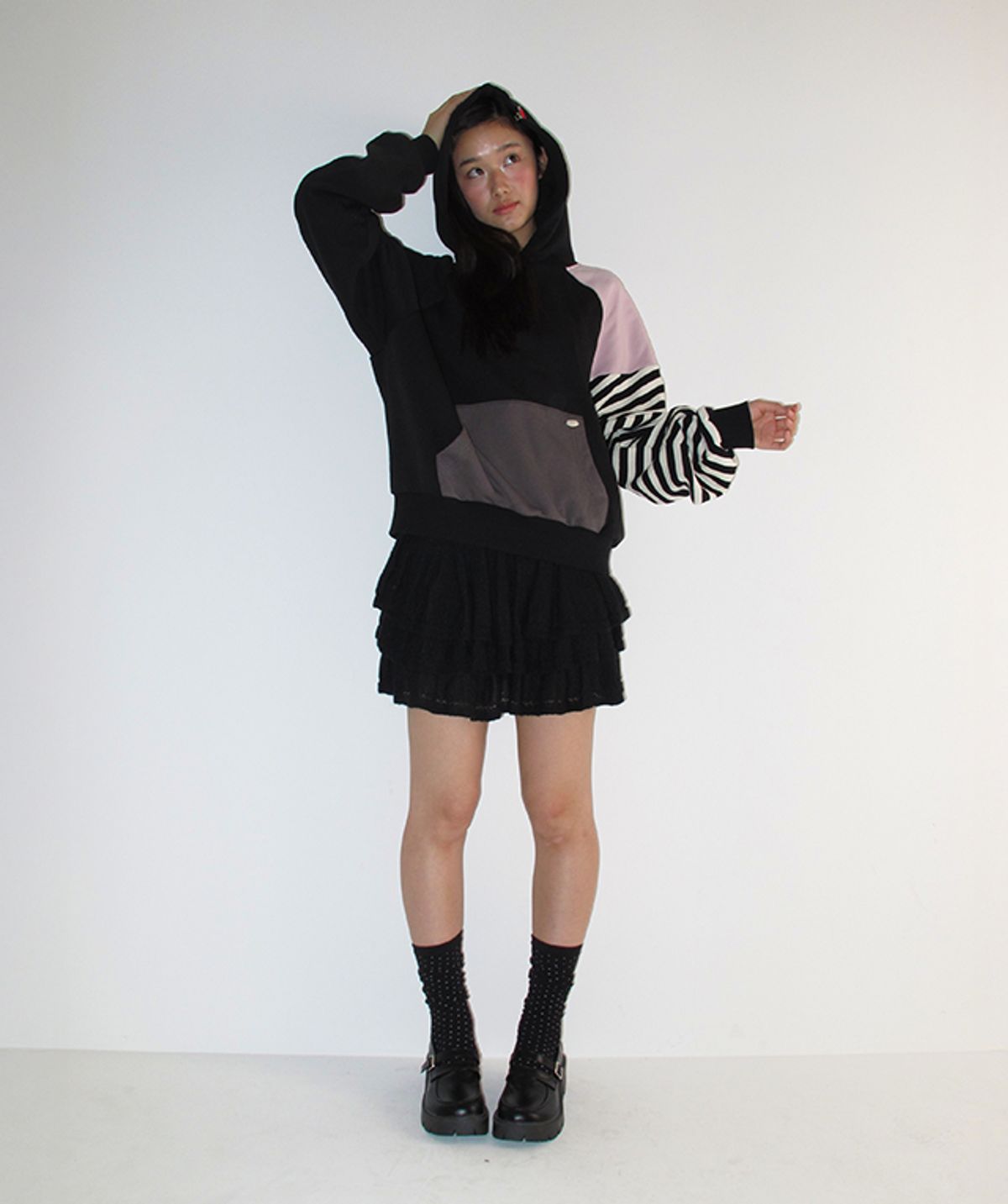 론론(RONRON) STRIPE COLOR BLOCK HOODIE BLACK