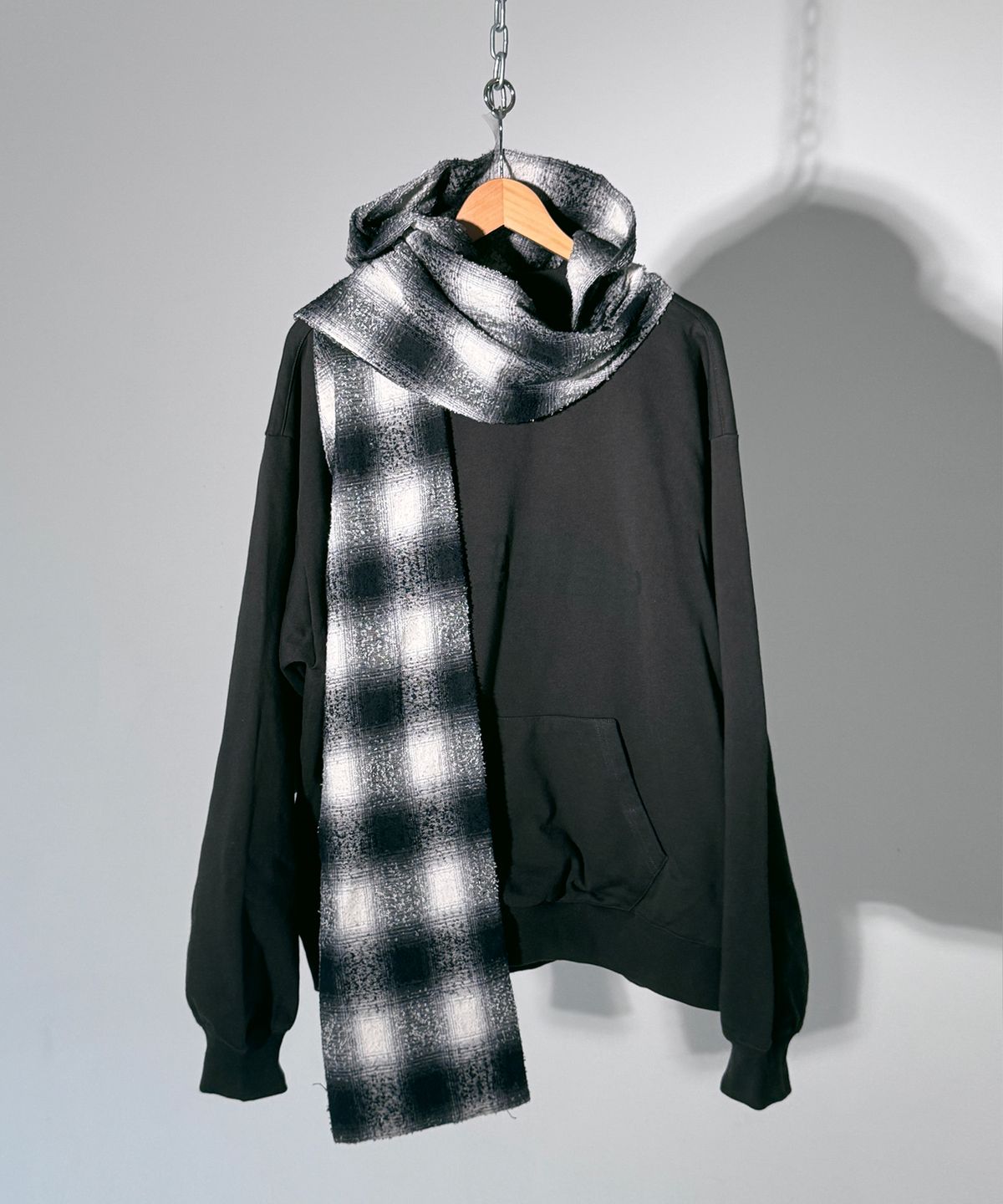 코드(CORD) 디스커버드 키트 후드 머플러_Boucle-Check BK