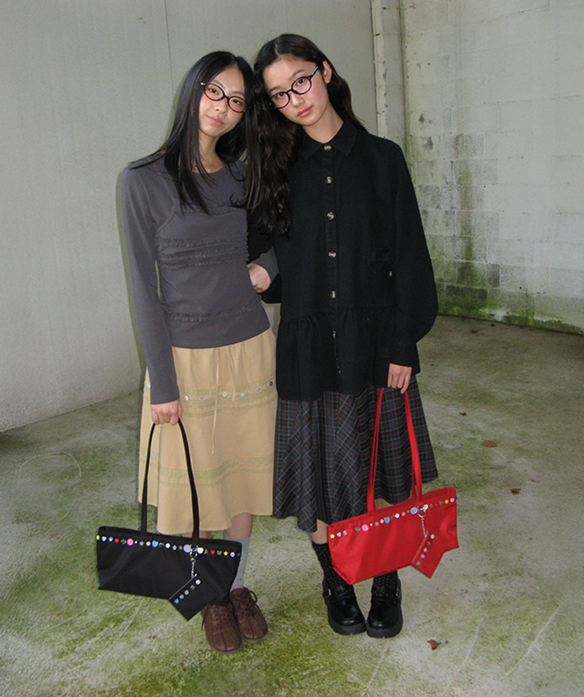 론론(RONRON) RIBBON POCKET FRILL DENIM SHIRT BLACK