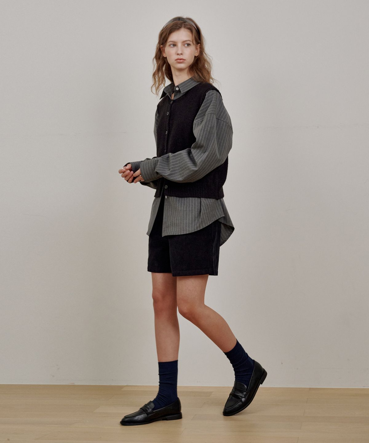 로시로우(LOSSYROW) Essential Button Knit Vest Black