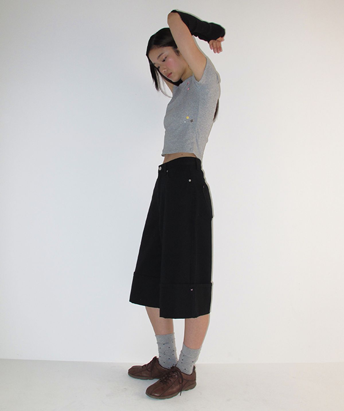 론론(RONRON) MINI BUTTON SLIM FIT T SHIRT GREY