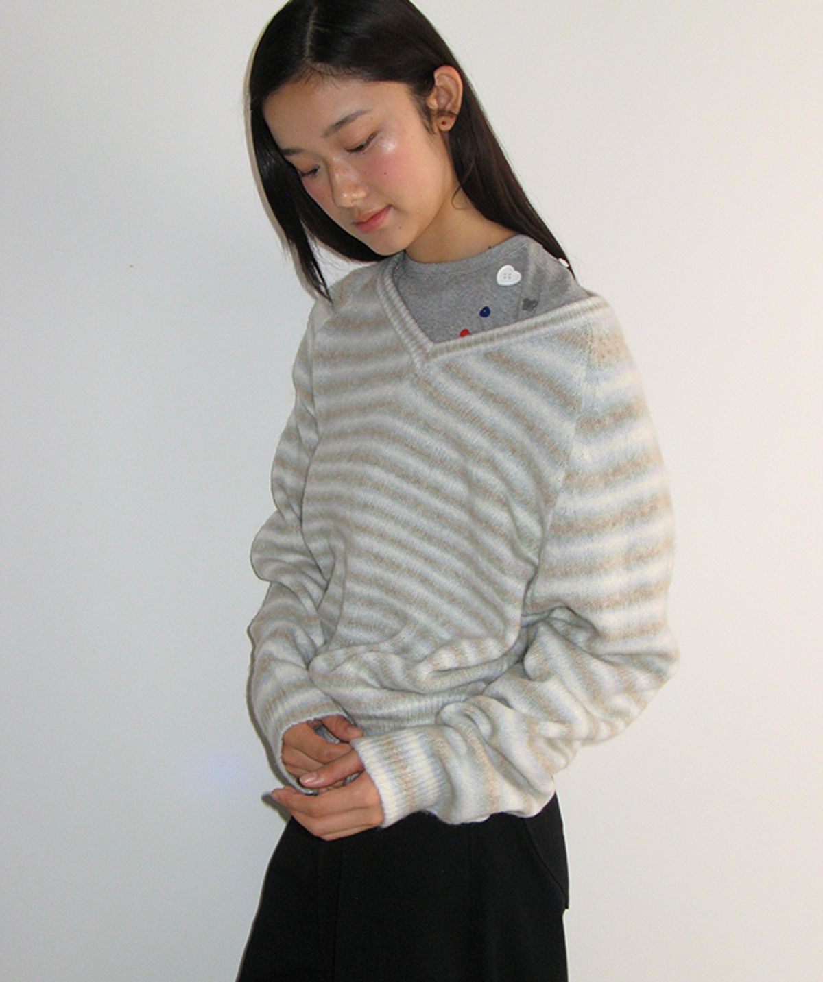 론론(RONRON) SOFT STRIPE V NECK KNIT GREY