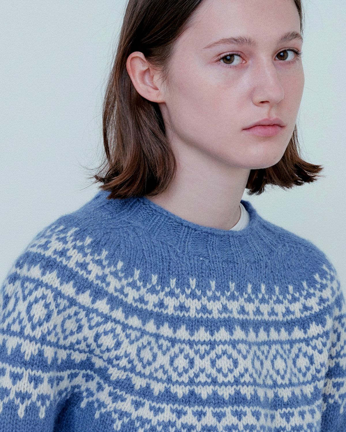 할리 오브 스코틀랜드(HARLEY OF SCOTLAND) Chunky Fairisle Yoke Crew Neck Sweater - Blue Toon / Winter White