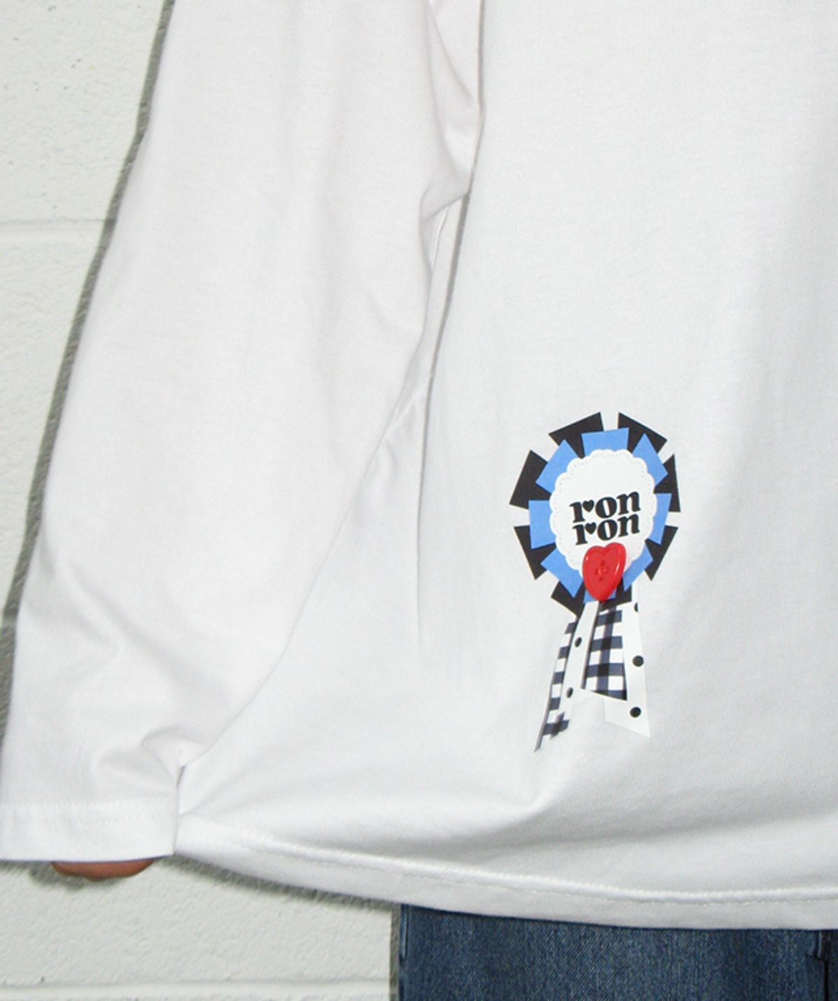 론론(RONRON) ROSETTE BUTTON OVER FIT LONG SLEEVE WHITE