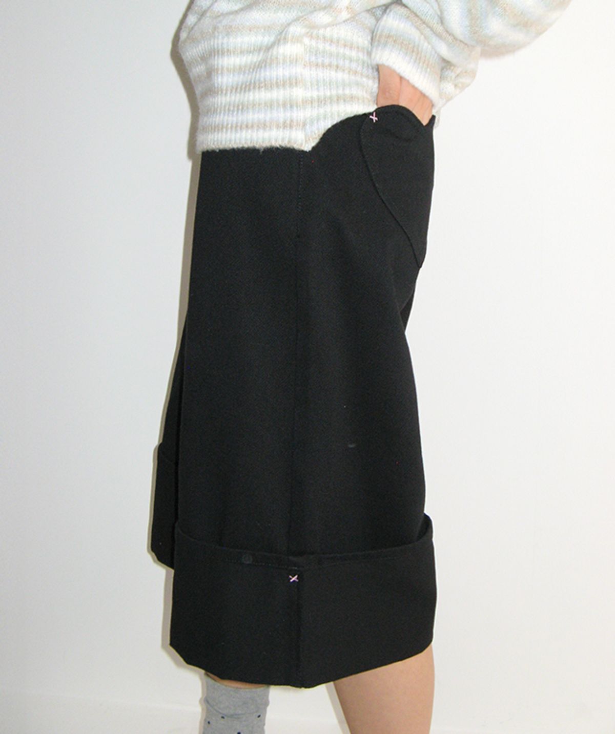 론론(RONRON) HEART POCKET ROLL UP BERMUDA DENIM PANTS BLACK