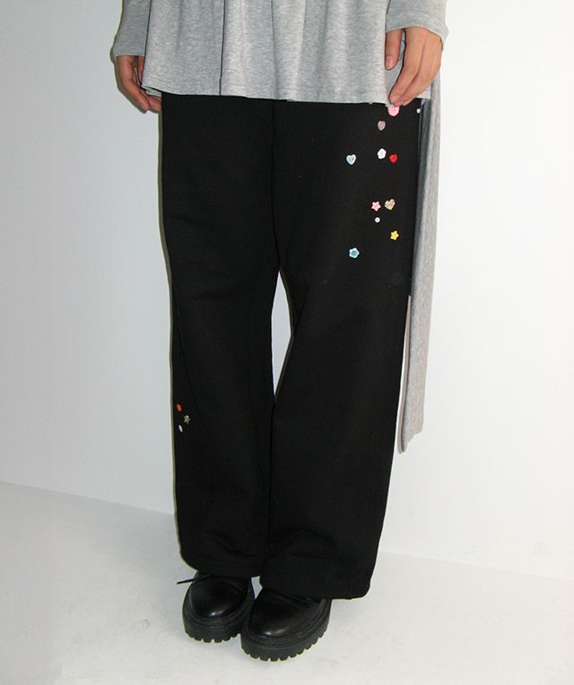 ボタンスウェット RONRON MUSINSA公式 | RONRON SCATTERED MINI BUTTON SWEAT JOGGER PANTS BLACK