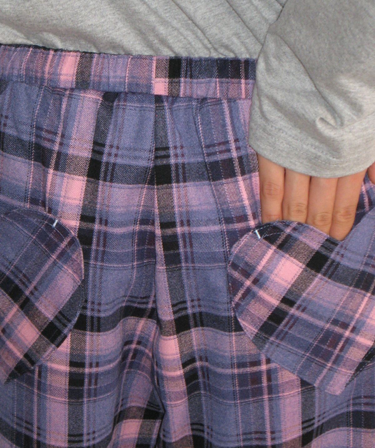 론론(RONRON) BACK HEART POCKET CHECK PANTS PURPLE