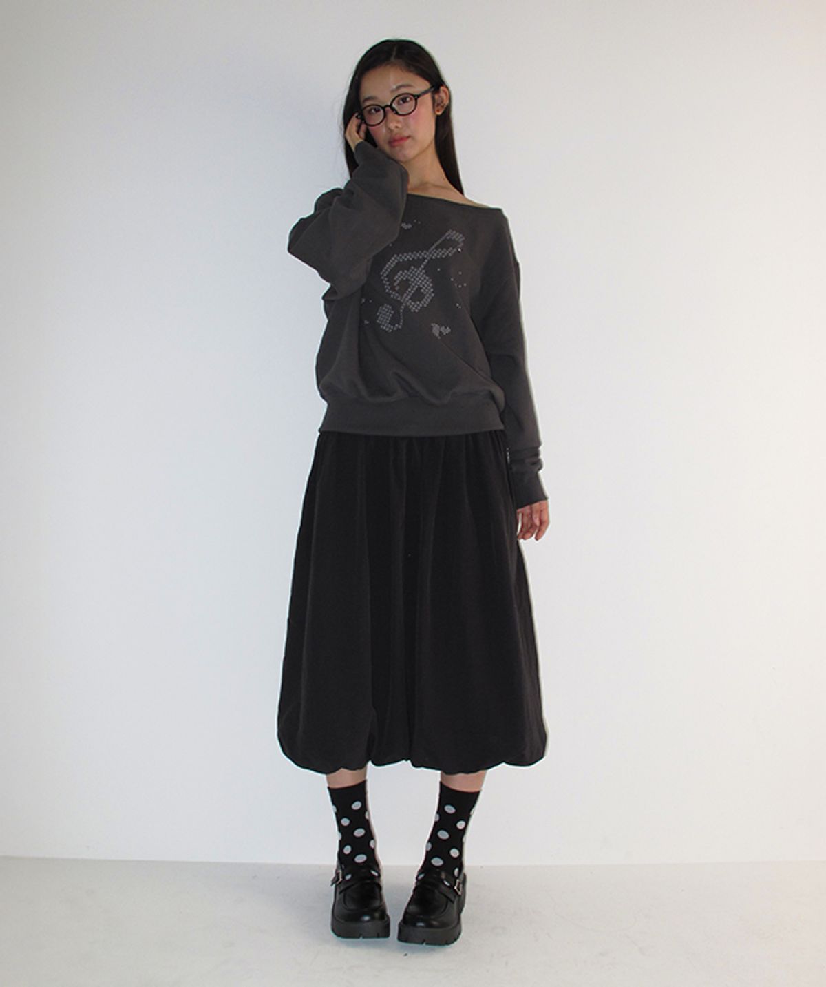 론론(RONRON) LACE TRIM SMOKED PUMPKIN MIDI SKIRT BLACK