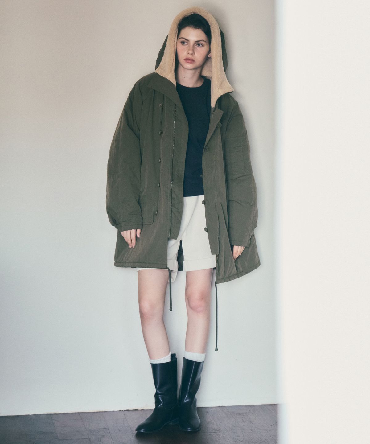 웬즈데이오아시스 포 우먼(WEDNESDAYOASISFORWOMEN) N-3B 피쉬테일 플라이트 덤블 패딩 야상 코트_KHAKI(WC25-OT05)