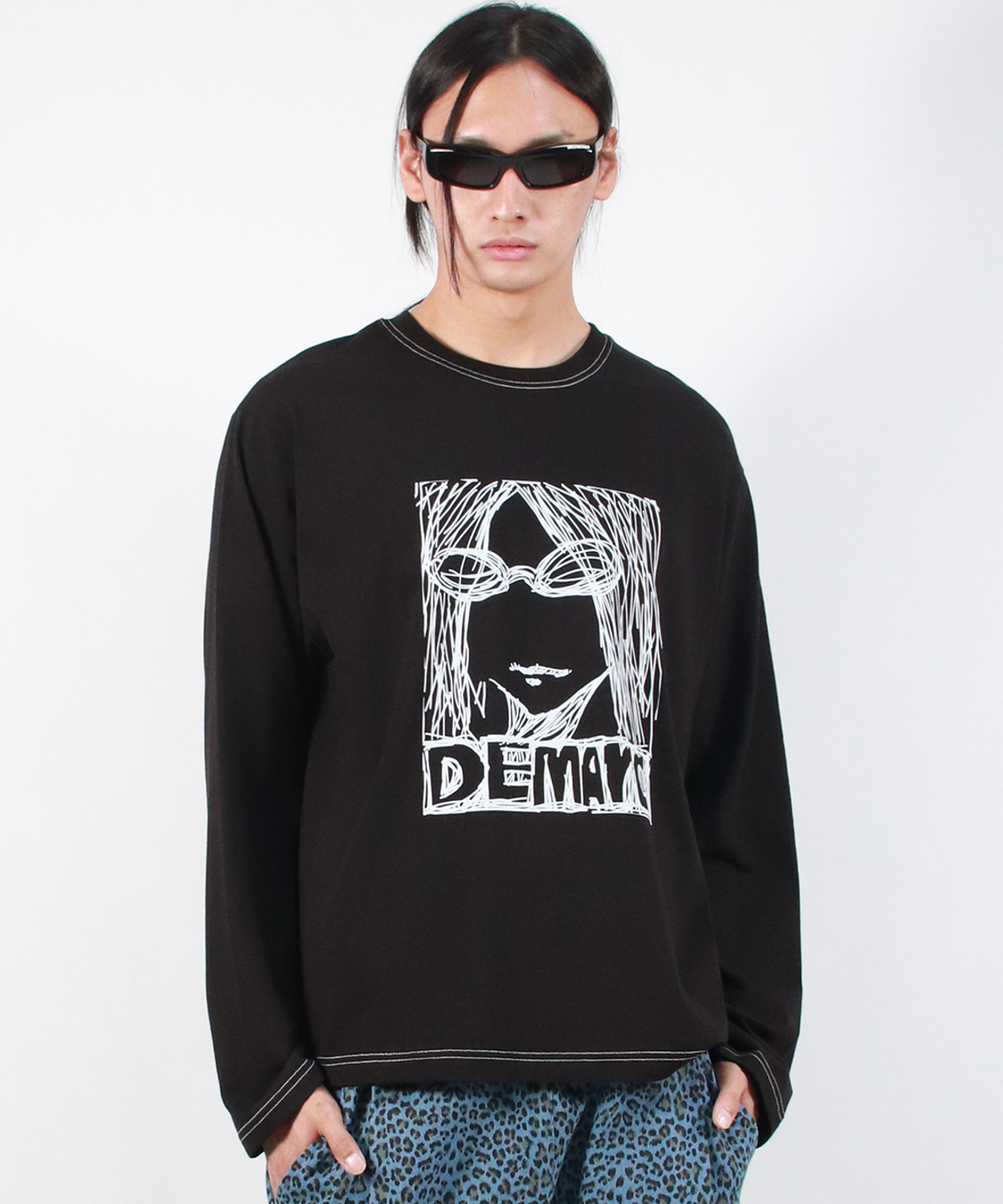 드마크(DEMARC) M MARC ILLUST STITCH BOXY LONG SLEEVE - Black
