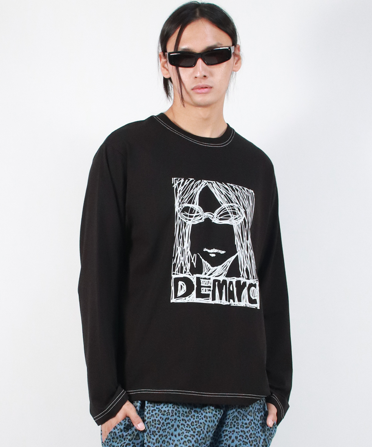 드마크(DEMARC) M MARC ILLUST STITCH BOXY LONG SLEEVE - Black
