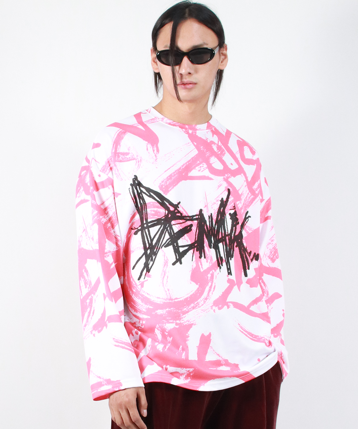 드마크(DEMARC) M STREET GRAFFITI LOGO TEXT OVERSIZED T-SHIRT - Red