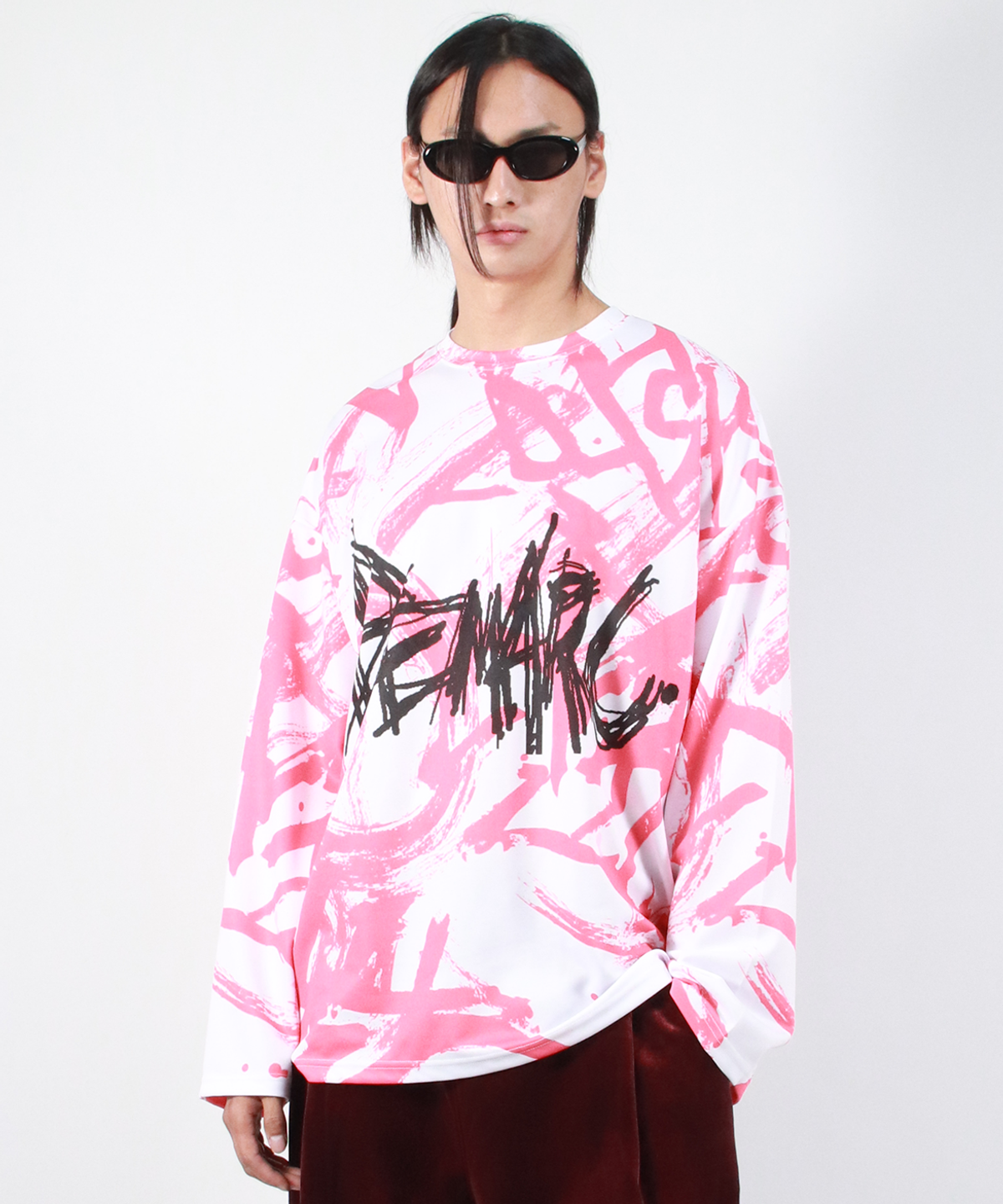드마크(DEMARC) M STREET GRAFFITI LOGO TEXT OVERSIZED T-SHIRT - Red
