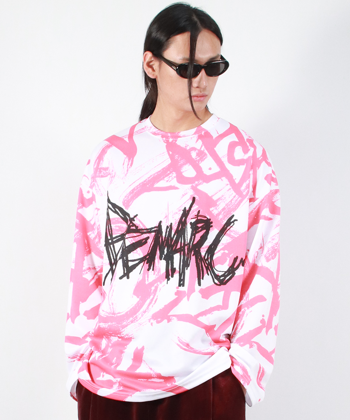 드마크(DEMARC) M STREET GRAFFITI LOGO TEXT OVERSIZED T-SHIRT - Red