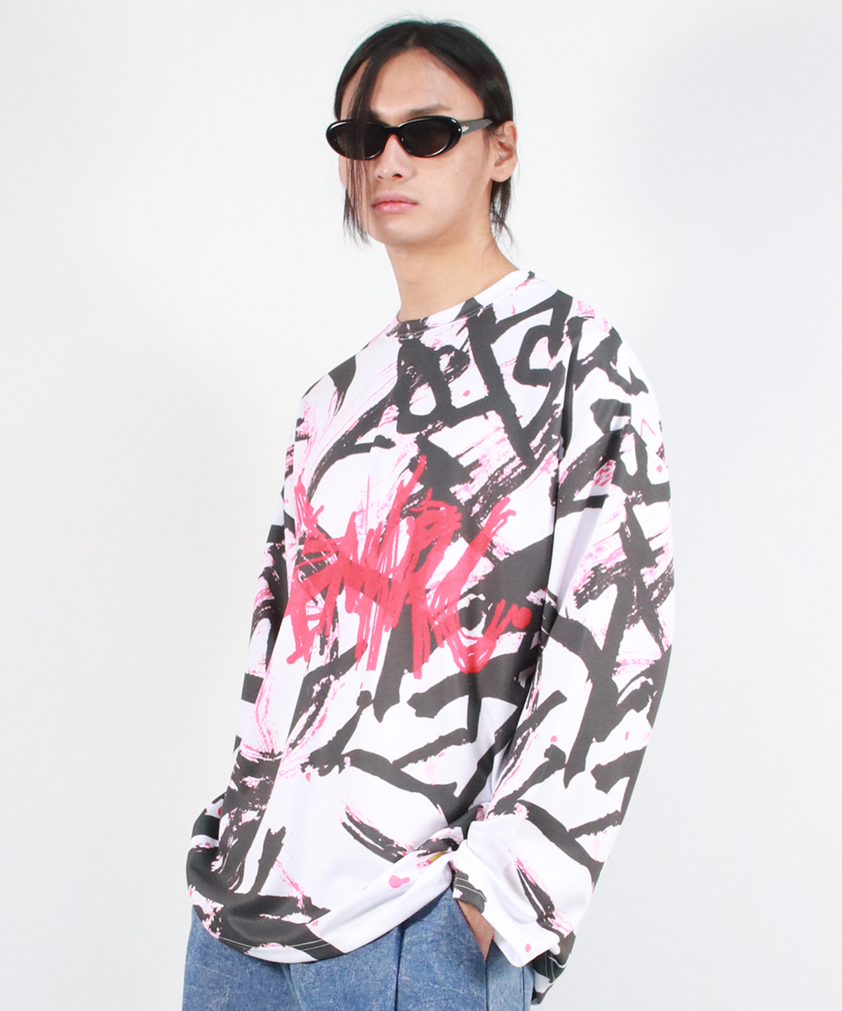 드마크(DEMARC) M STREET GRAFFITI LOGO TEXT OVERSIZED T-SHIRT - Black
