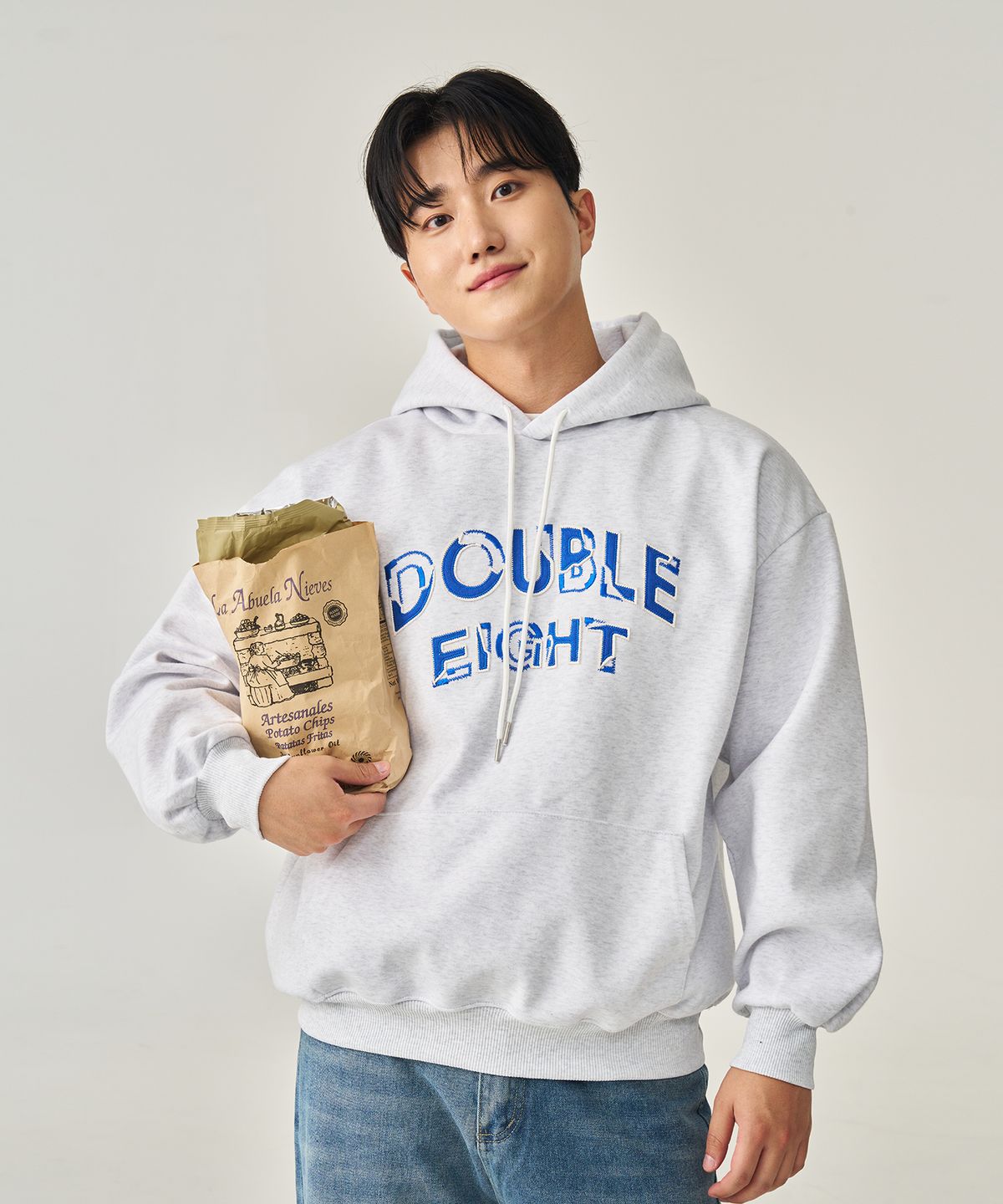 더블에잇(DOUBLE EIGHT) 웨이브 자수 후드 (화이트멜란지)