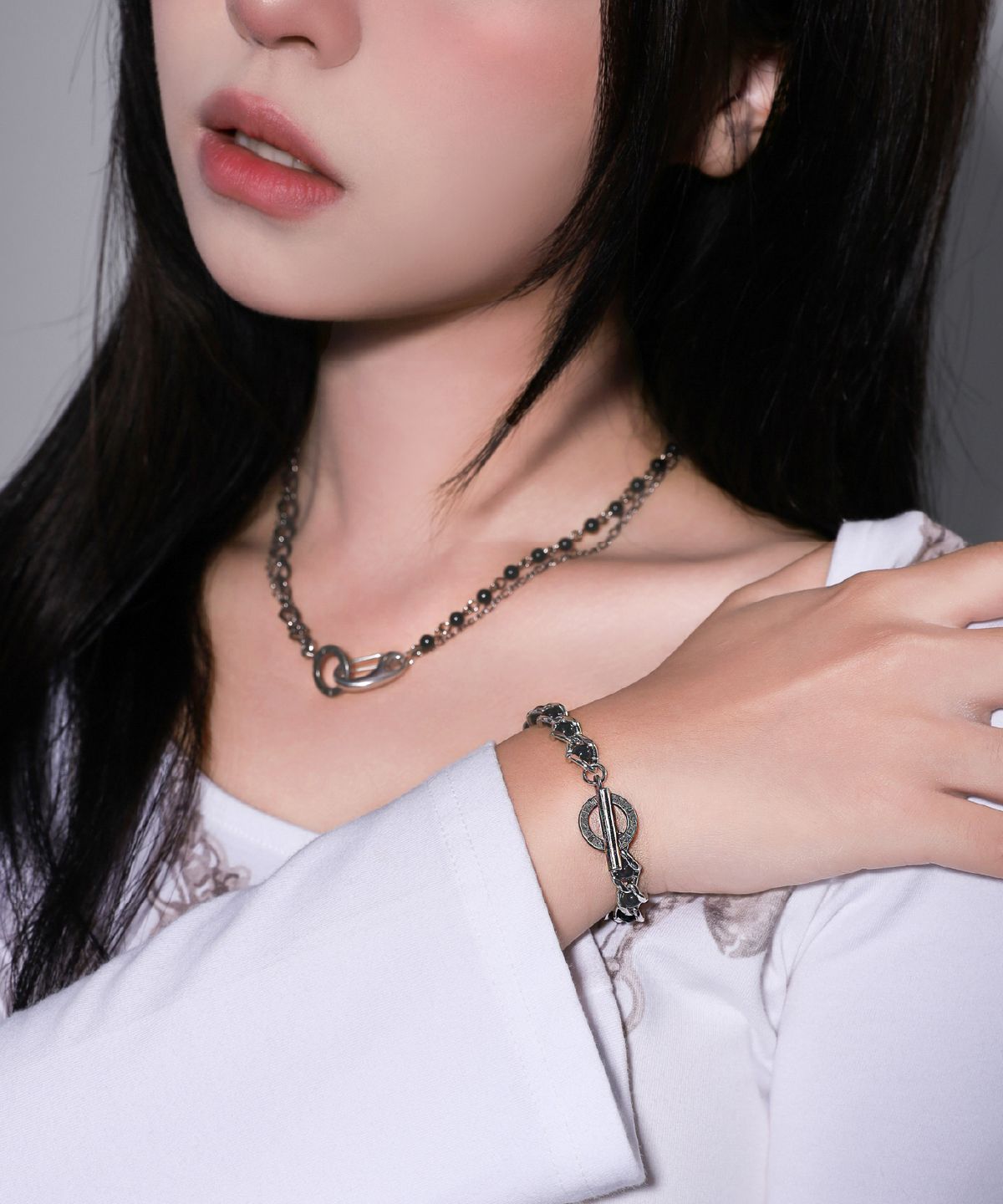 피마다지윈(PIMADAZIWIN) Bold Chain Black Pearl Bracelet