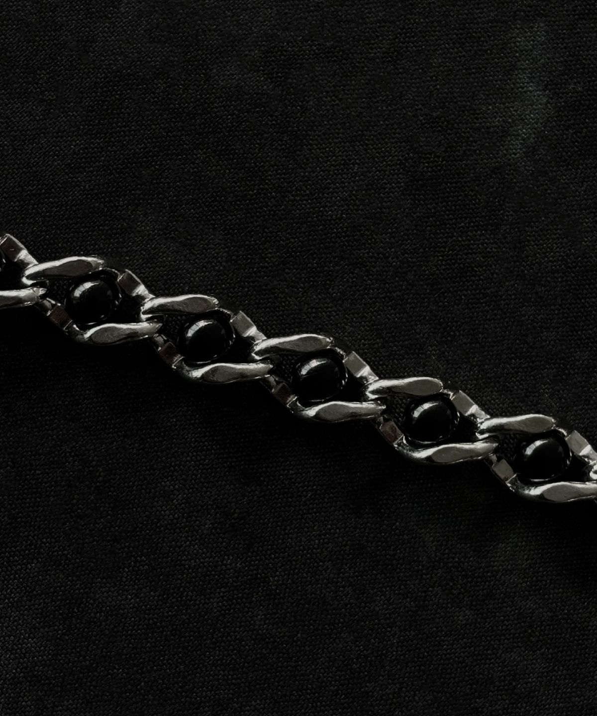 피마다지윈(PIMADAZIWIN) Bold Chain Black Pearl Bracelet