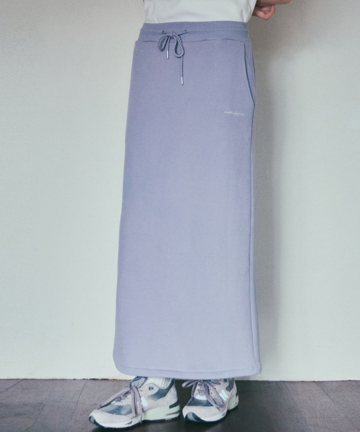 웬즈데이오아시스 포 우먼(WEDNESDAYOASISFORWOMEN) 웜업 베이직 기모 롱스커트_LIGHT PURPLE(W25-SK04)