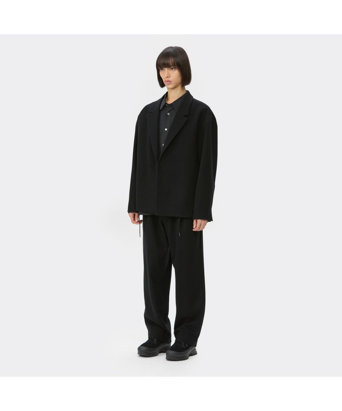 커스텀멜로우(CUSTOMELLOW) Black Wide Fit Tuck Wool Pants CWPAW25844BKX
