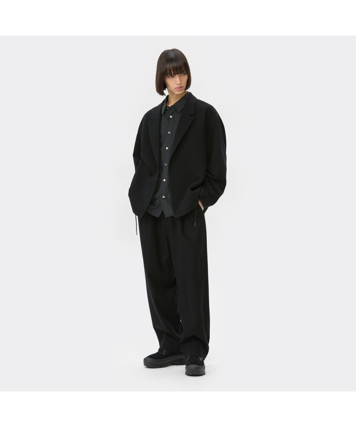 커스텀멜로우(CUSTOMELLOW) Black Wide Fit Tuck Wool Pants CWPAW25844BKX