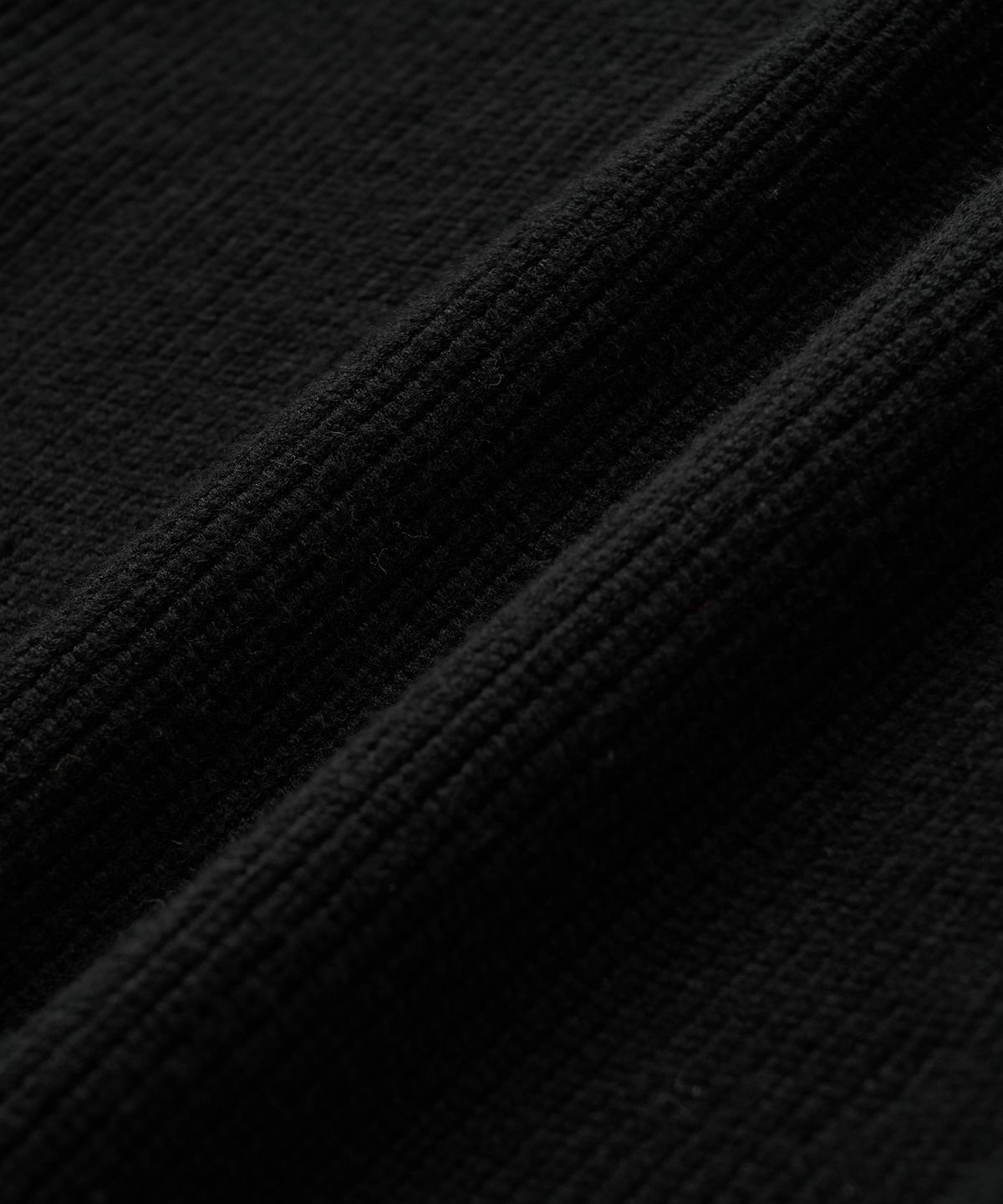 필프(PEALP) Classic Roll-Neck Knit 31(Black)
