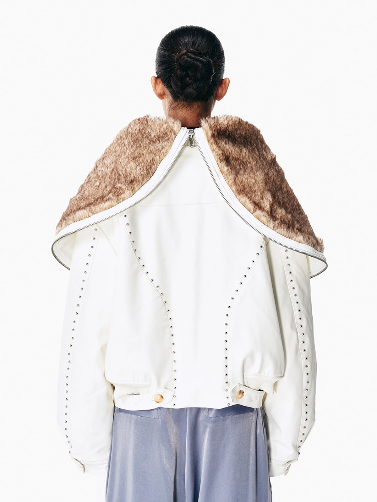 와이이이엘(YEEL) FOLD-OUT HOODIE SHAWL FUR JACKET WHITE
