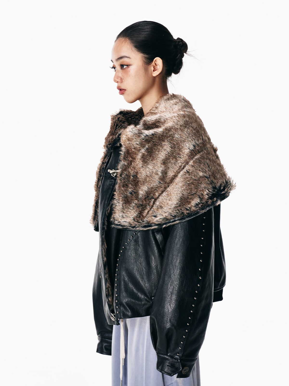 와이이이엘(YEEL) FOLD-OUT HOODIE SHAWL FUR JACKET BLACK