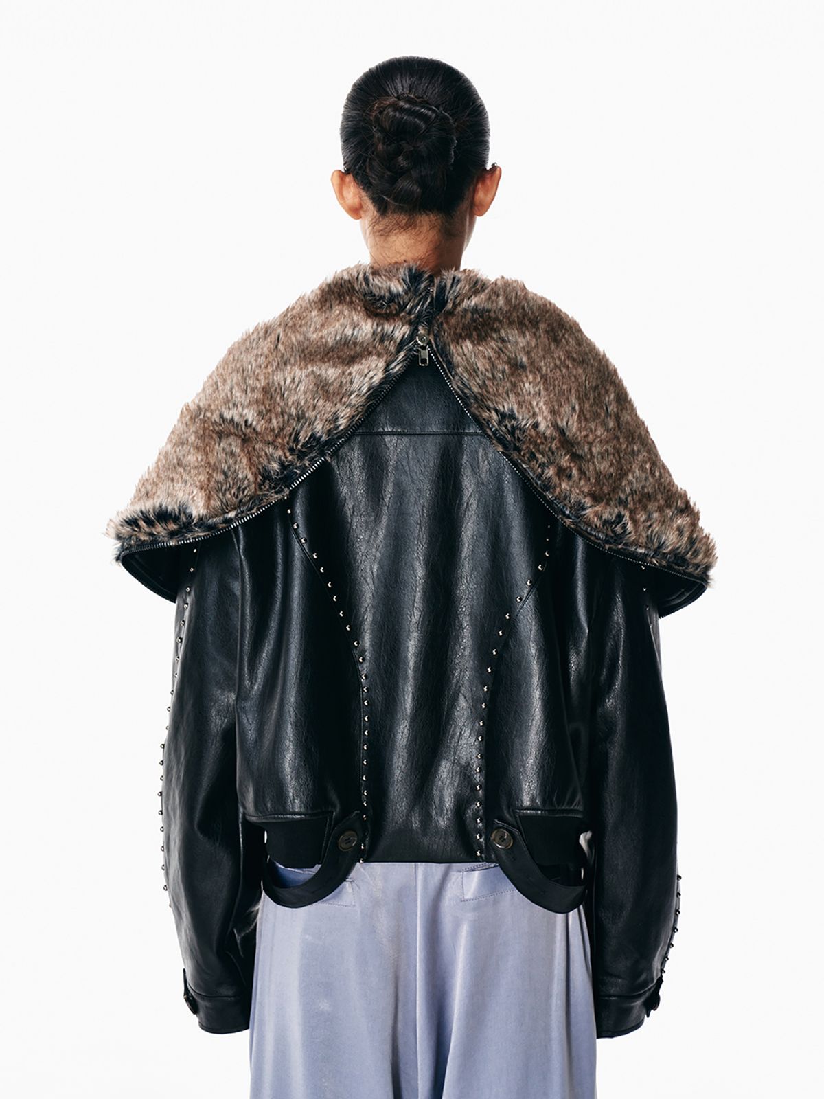 와이이이엘(YEEL) FOLD-OUT HOODIE SHAWL FUR JACKET BLACK