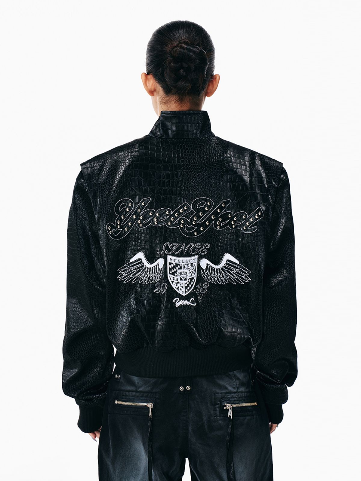 와이이이엘(YEEL) FAUX CROCODILE LEATHER WINGED JACKET BLACK