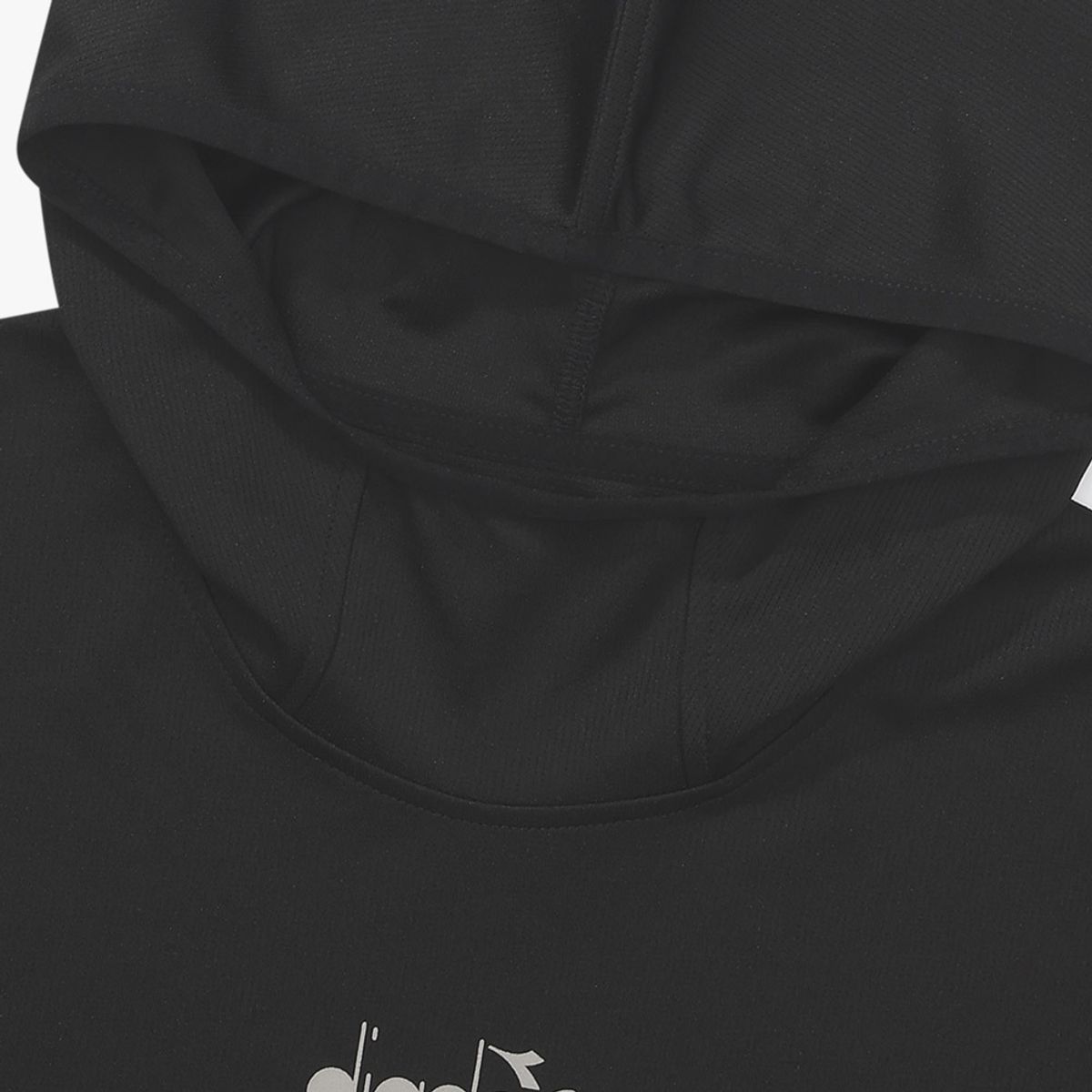 디아도라(diadora) 캄포 러닝 썸홀 후드 BLACK