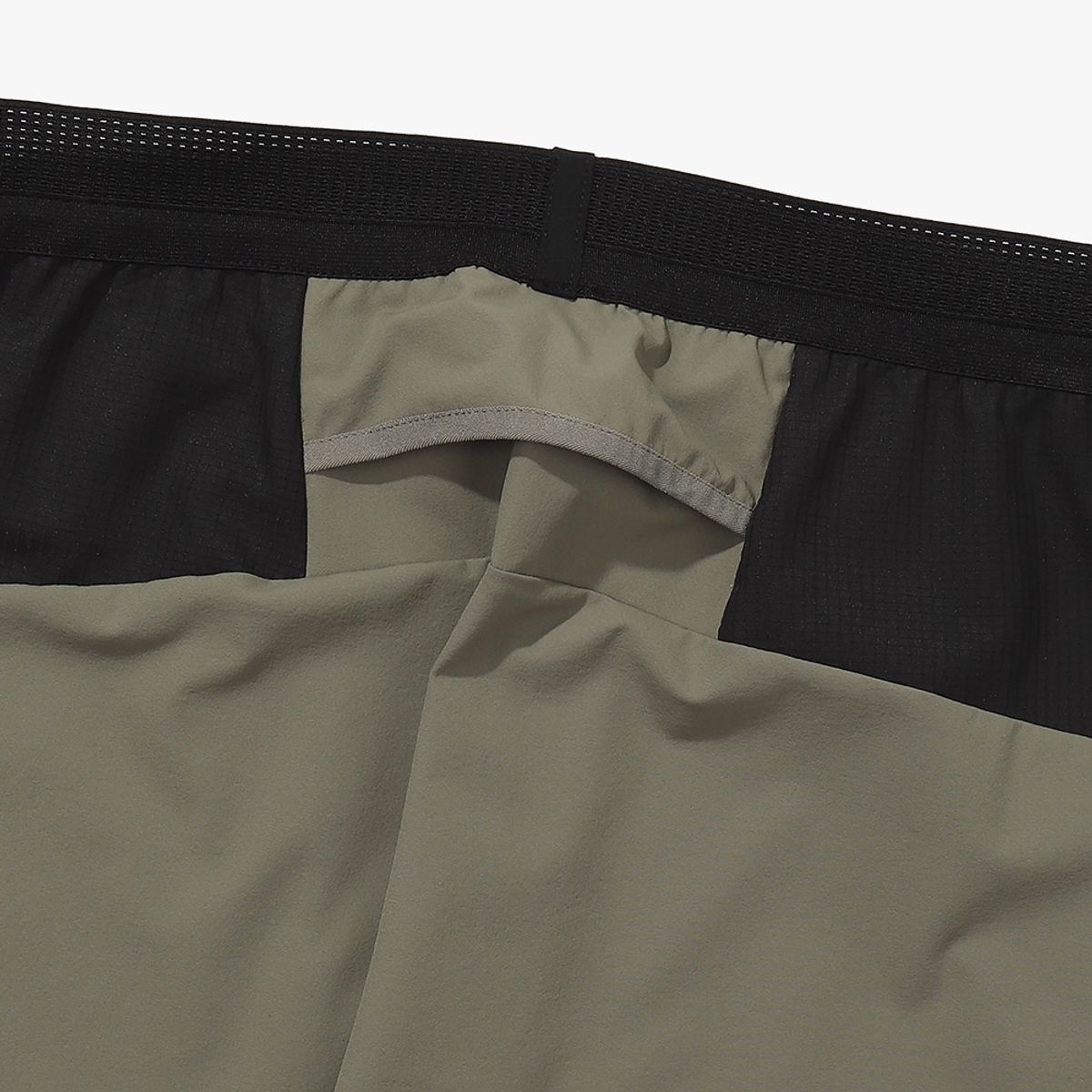 디아도라(diadora) 캄포 러닝 하이브리드 팬츠 KHAKI