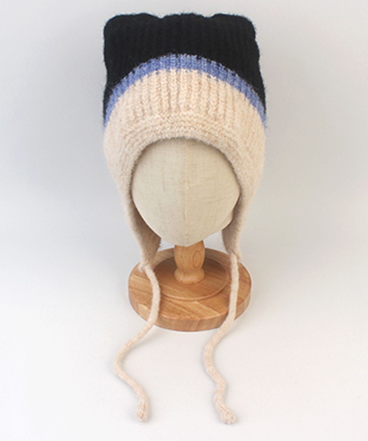 유니버셜 케미스트리(UNIVERSAL CHEMISTRY) Wool Twotone Cat Black Earflap Hat 고양이모자
