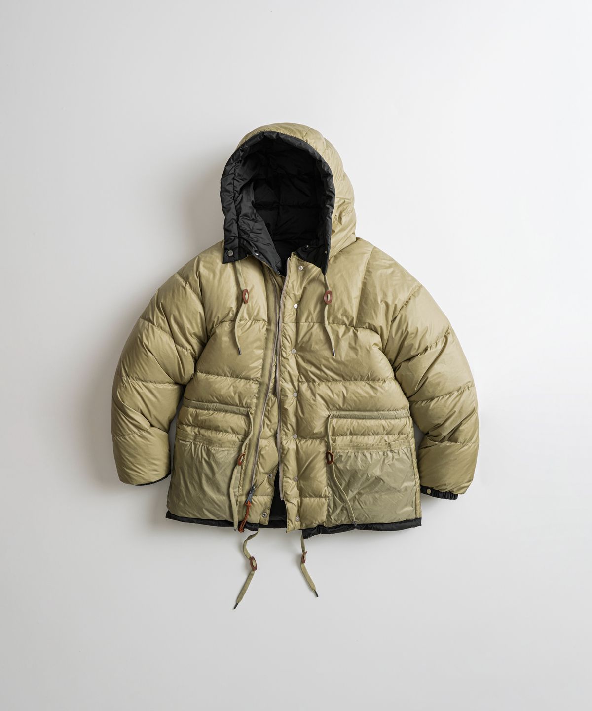 비헤비어(BEHEAVYER) SIERRA DUCK DOWN PARKA black/l.olive