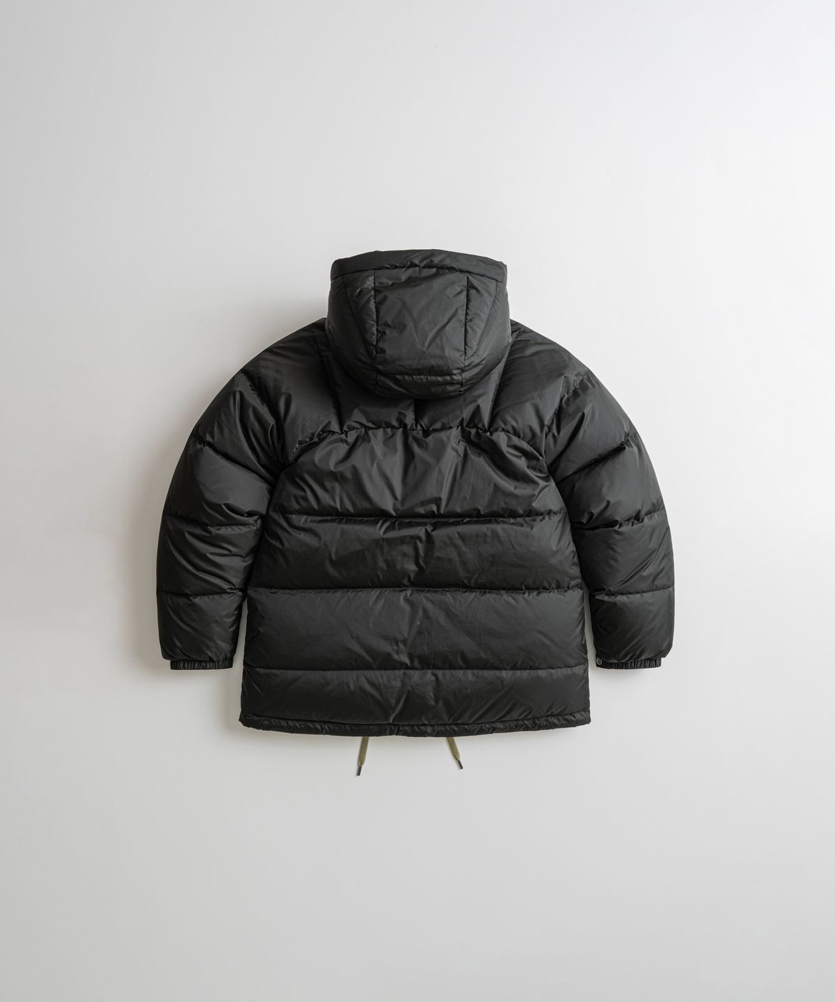 비헤비어(BEHEAVYER) SIERRA DUCK DOWN PARKA black/l.olive
