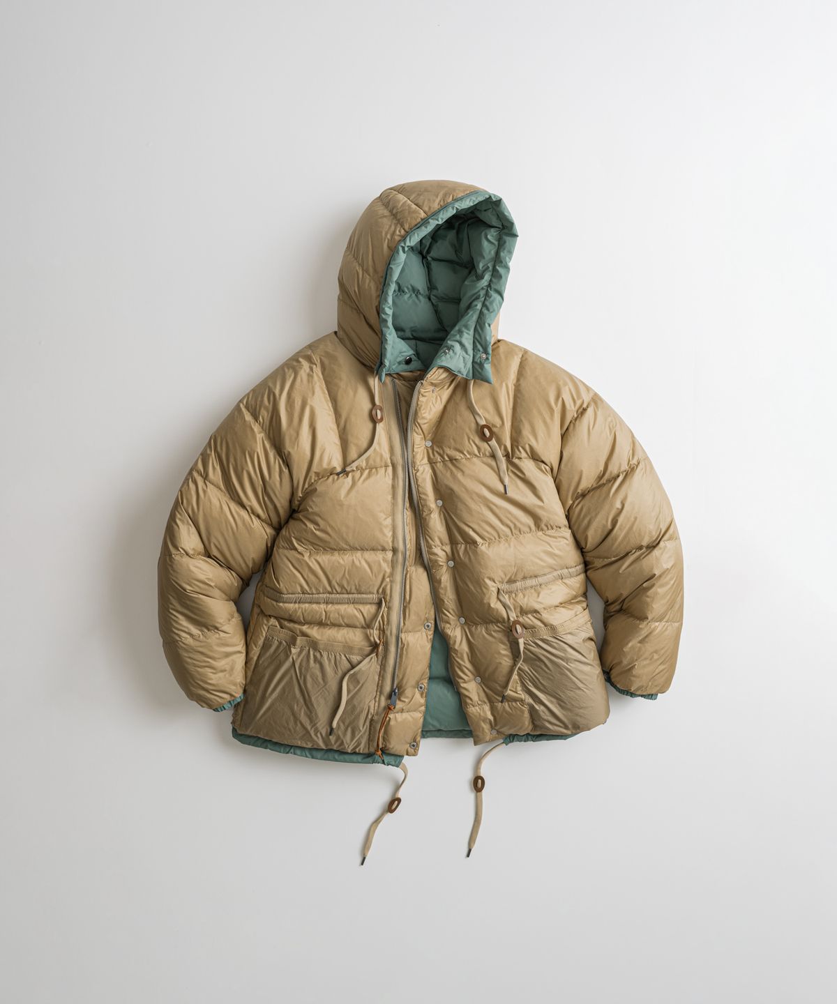 비헤비어(BEHEAVYER) SIERRA DUCK DOWN PARKA sage green/tan