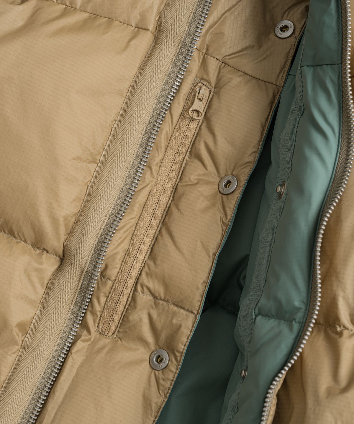 비헤비어(BEHEAVYER) SIERRA DUCK DOWN PARKA sage green/tan