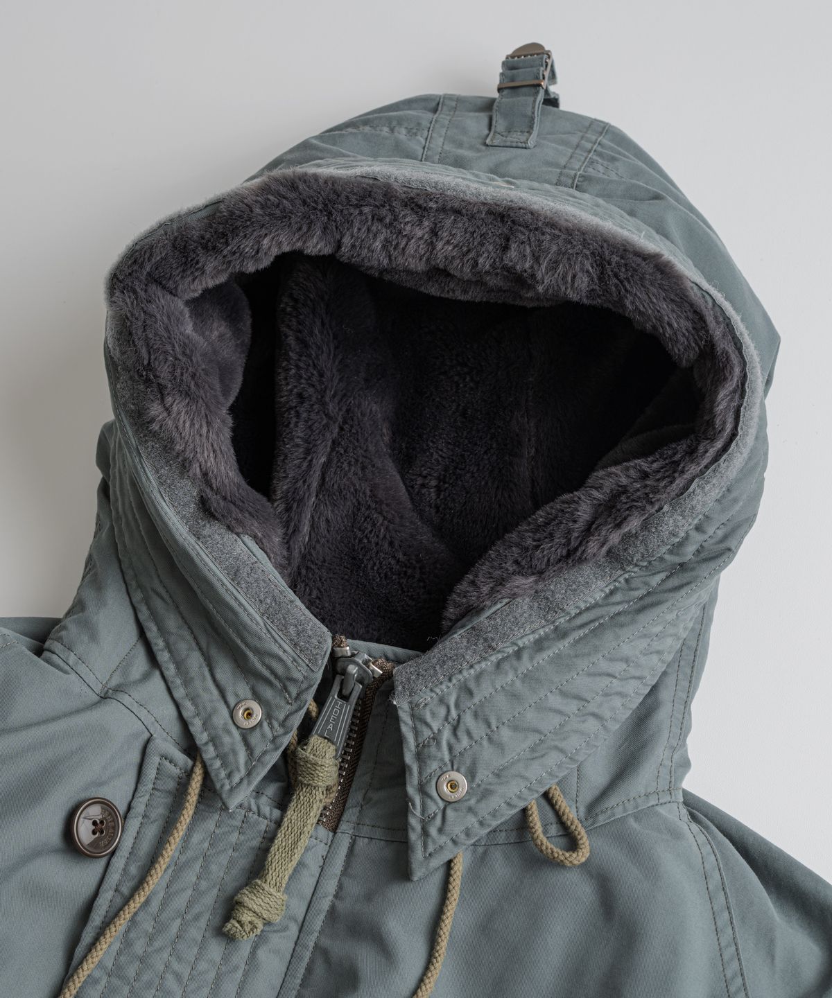 비헤비어(BEHEAVYER) N3B DUCK DOWN MIL PARKA sage blue