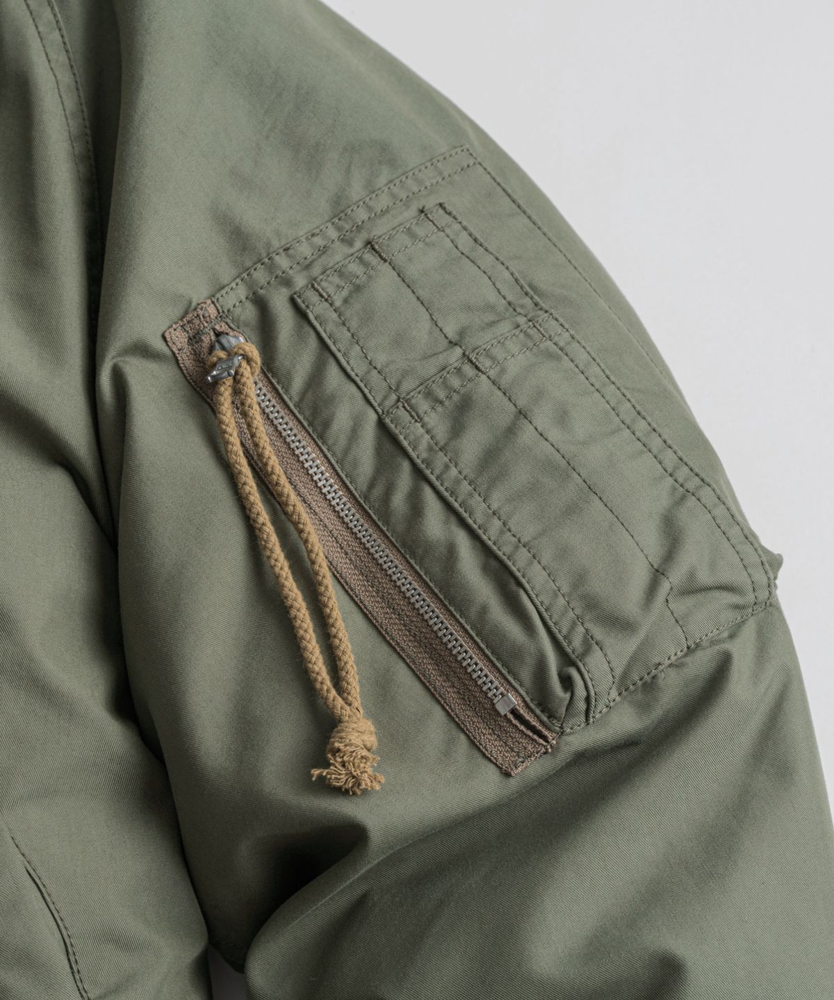 비헤비어(BEHEAVYER) N3B DUCK DOWN MIL PARKA sage olive