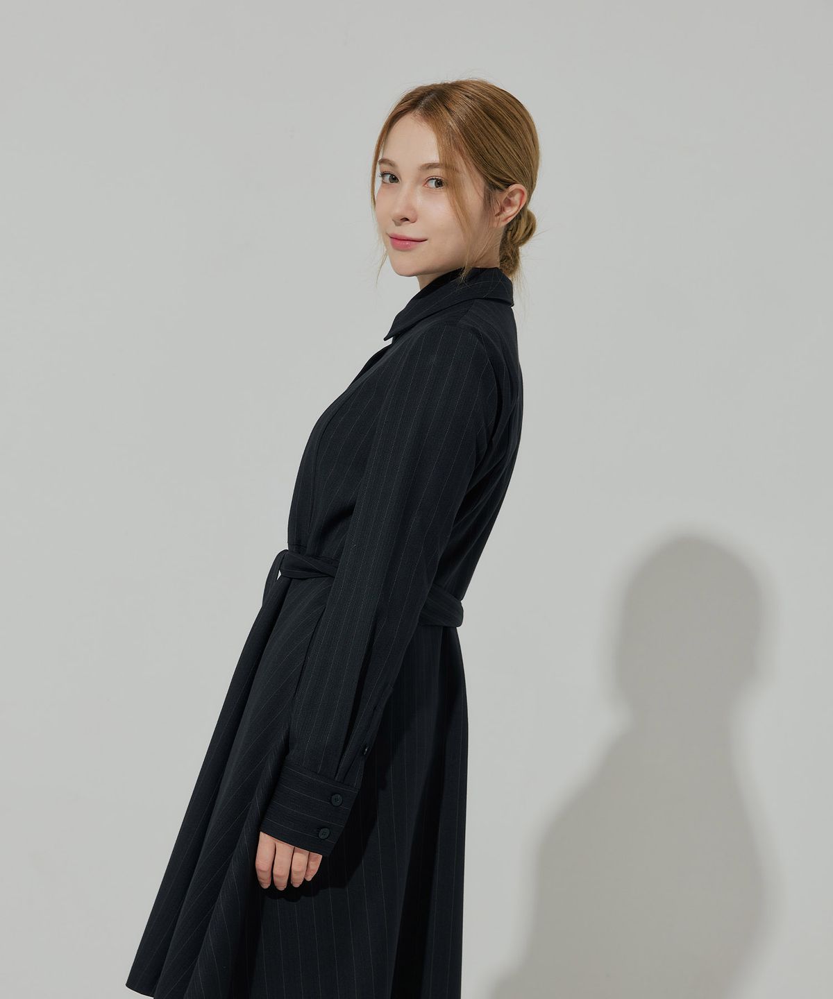 벨르마(BELLEMA) Hidden Button Stripe Belt Shirt Dress