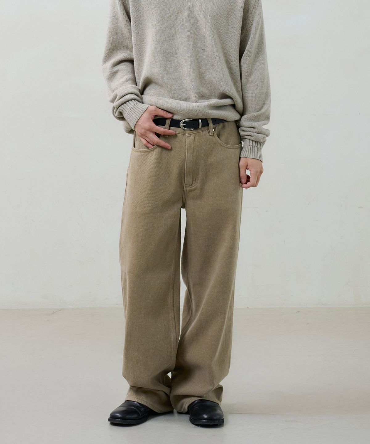 노운(NOUN) straight cotton pants (beige)